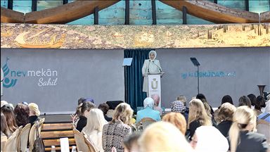 Emine Erdoğan Üsküdar'da kadınlarla bir araya geldi