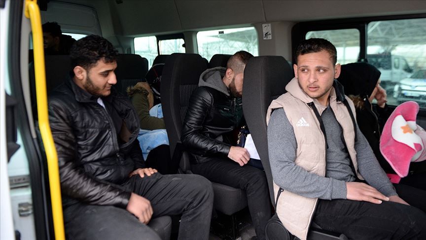 40 سوريا يعودون إلى بلادهم من تركيا طواعية 