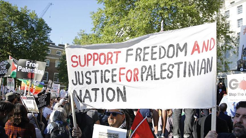 Hundreds show solidarity with Palestine in London