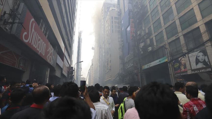 Bangladés: Incendio en gran mercado de Daca