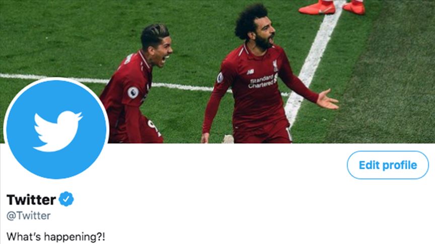 محمد صلاح يزي ن غلاف الحساب الرسمي لـ تويتر