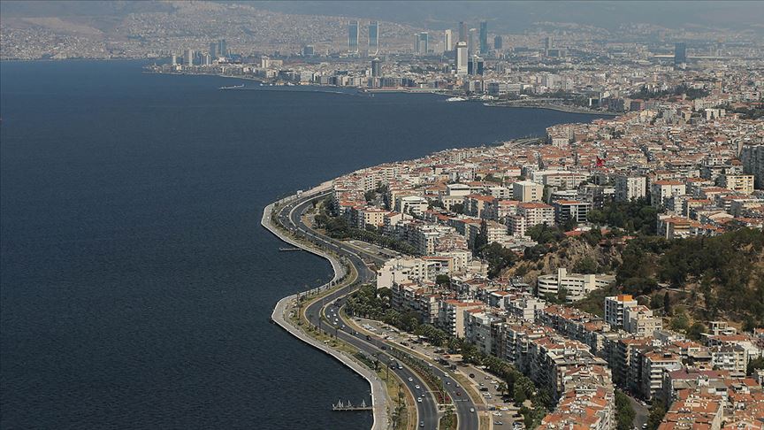 İzmir'de belediyeler 4 partiye dağıldı