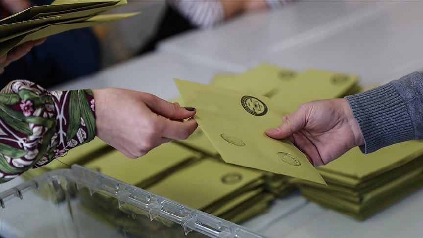 Ruling AK Party sweeps Istanbul district mayoral races