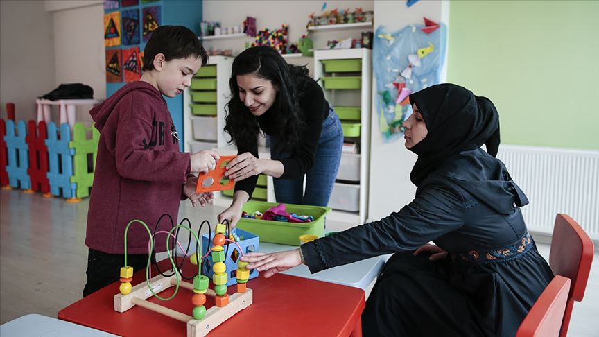 Suriyeli Anis'in Türkiye'de otizm ile mücadelesi