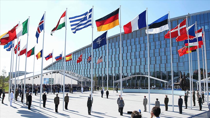 NATO’yu kim tehdit ediyor: Türkiye’nin S-400’leri mi, Beyaz Saray’ın Evanjelikleri mi?