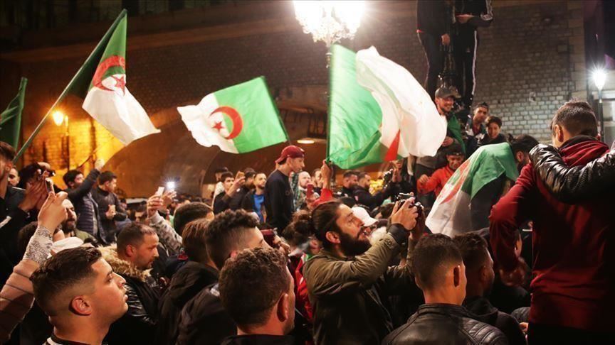 الجيش الجزائري يجدد "تأييده التام" لمطالب الشعب