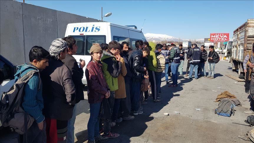 130 irregular migrants held across Turkey