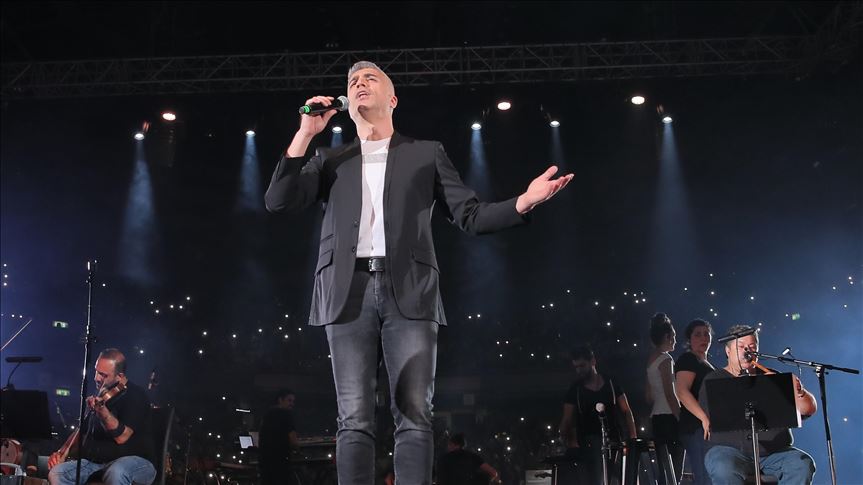 Turkish actor-singer holds concert in Israeli capital