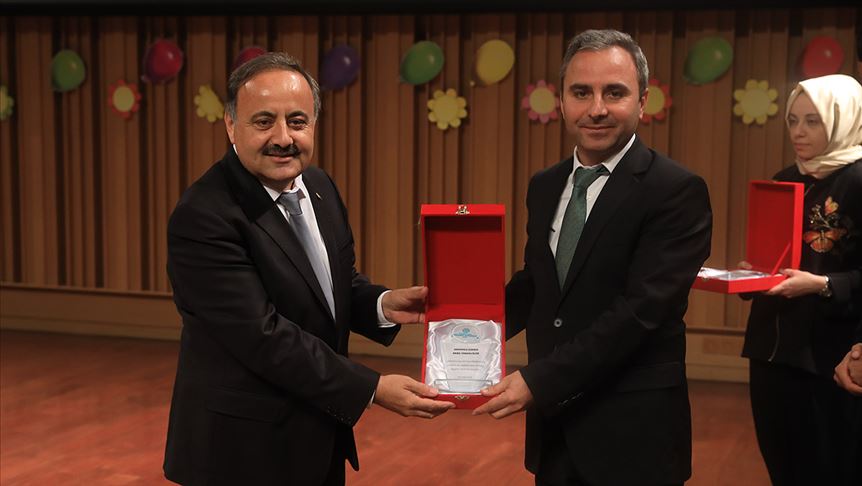 Erbil Uluslararası Maarif Okulu'ndan AA'ya teşekkür plaketi