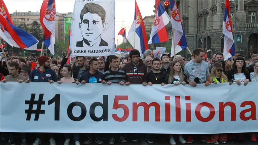 Continúan protestas antigubernamentales en Serbia y Montenegro
