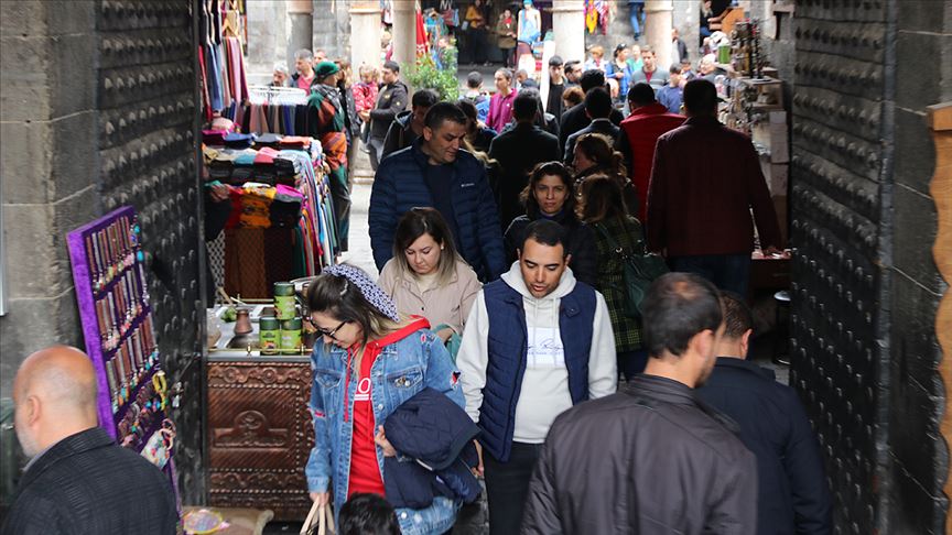 Tarih kokan şehirde bahar bereketi