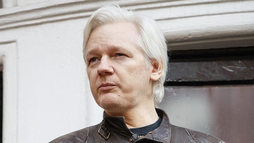 Le tribunal de Londres condamne Assange pour violation des conditions de la caution britannique