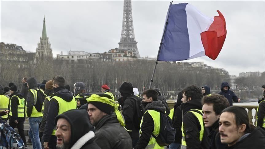 فرنسا.. حظر مظاهرات "السترات الصفراء" في الشانزلزيه 