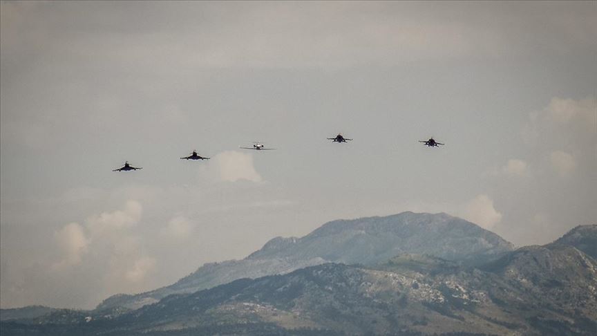 NATO avioni presreli putnički avion iznad Crne Gore