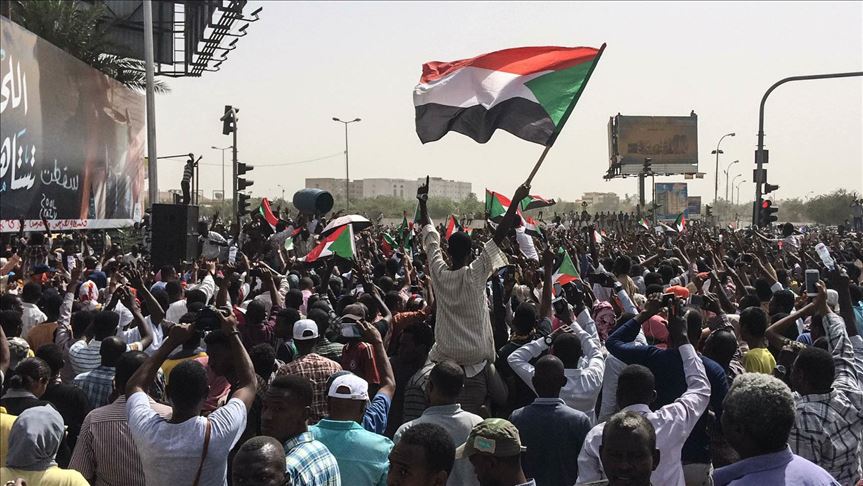 Omar al-Bashir renuncia a la presidencia de Sudán
