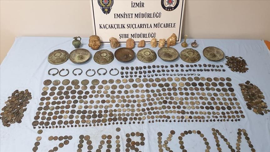 Izmir De Bin 262 Tarihi Eser Ele Gecirildi