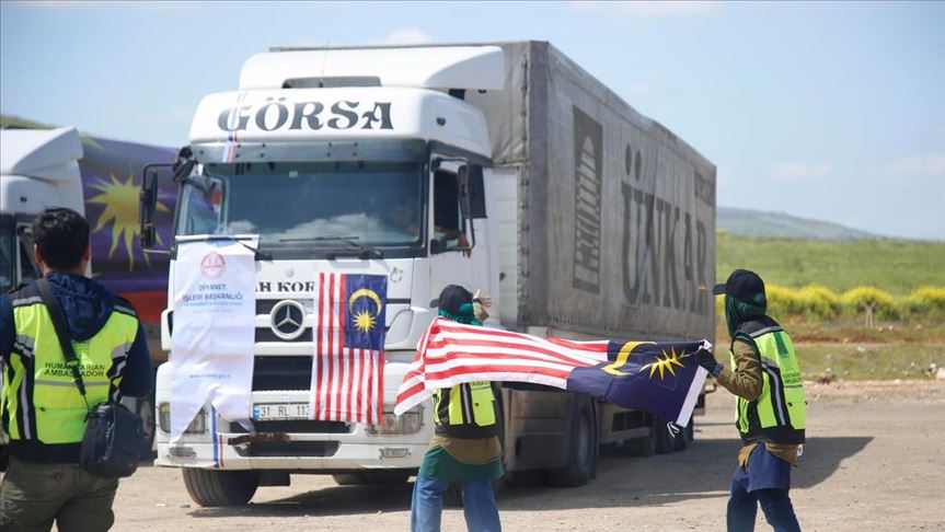 Turkish, Malaysian charities send aid trucks to Syria