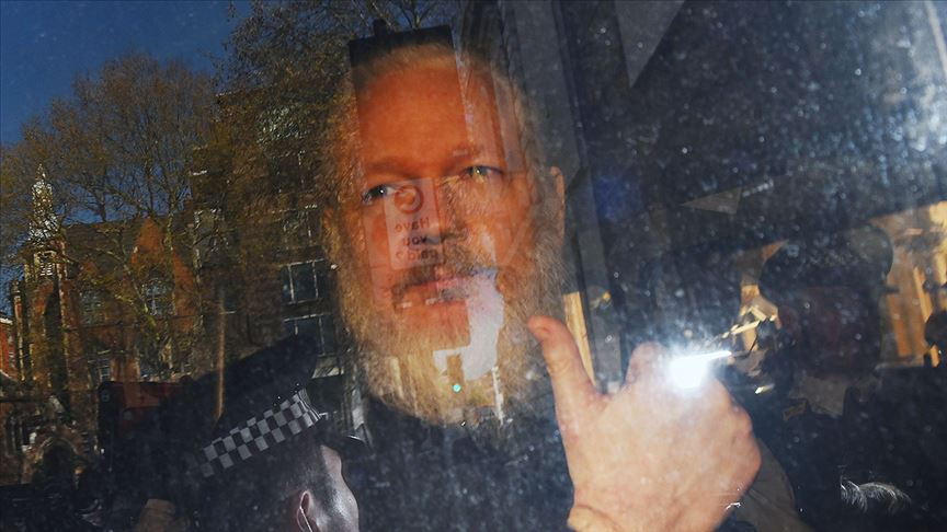 Ekvador'dan Assange ile bağlantılı bilgisayar programcısına gözaltı