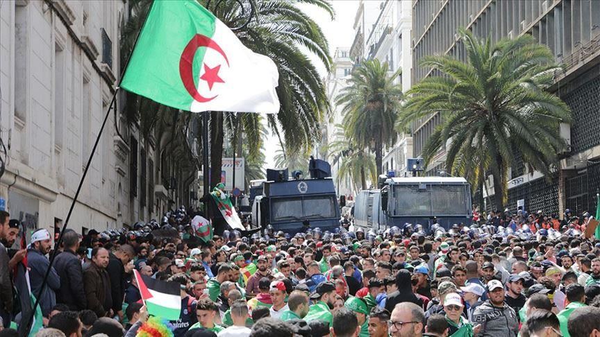 Биланс од протестите во Алжир: Уапсени се 108 лица, повредени 27 полицајци 