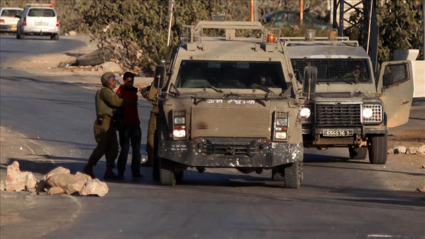 Israel arrests 10 Palestinians in West Bank