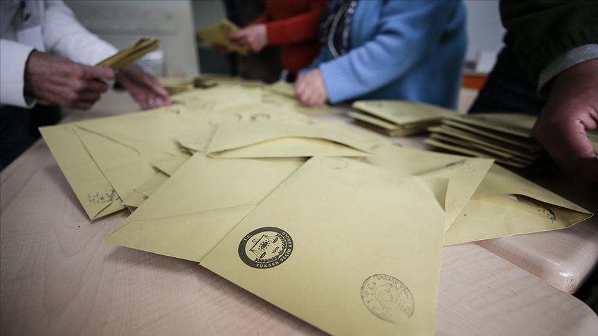 Maltepe'de oylar yeniden sayılıyor