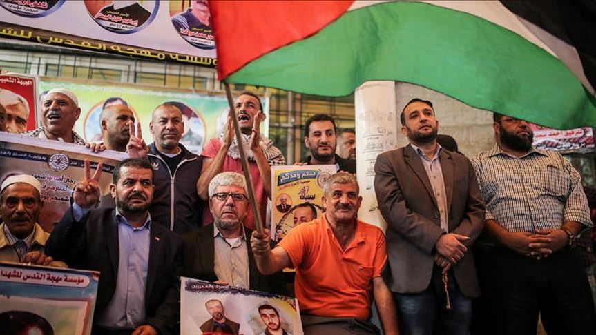 Gazans show solidarity with hunger-striking detainees