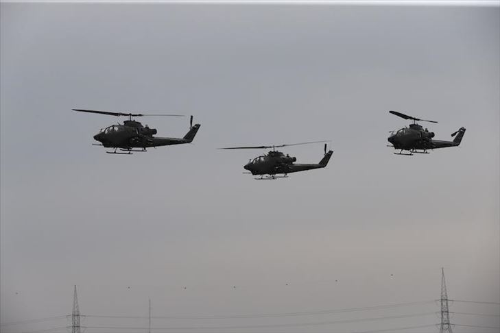 Inggris kerahkan 5 helikopter Apache ke Estonia