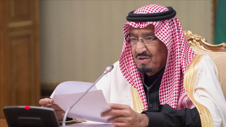Rey de Arabia Saudí recibe al jefe del Mando Central de EEUU en Riad