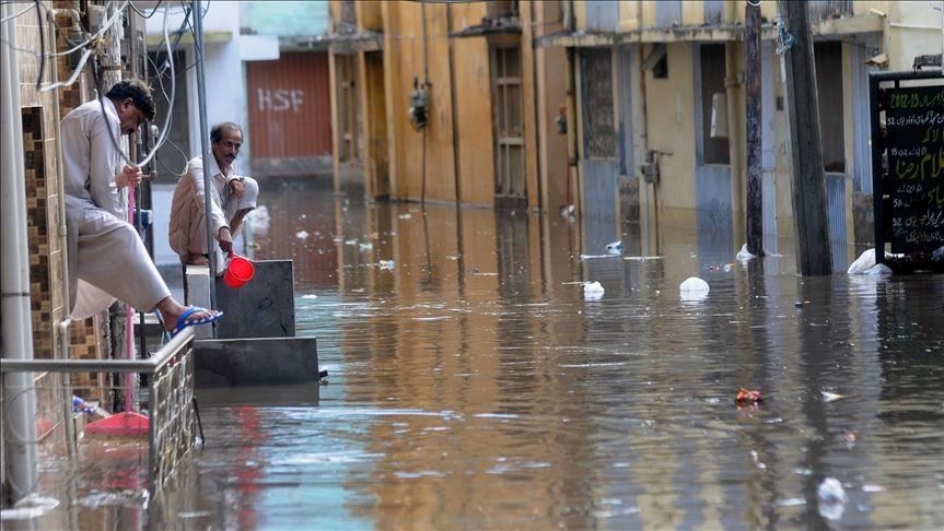 Përmbytje në Pakistan, dhjetëra të vdekur