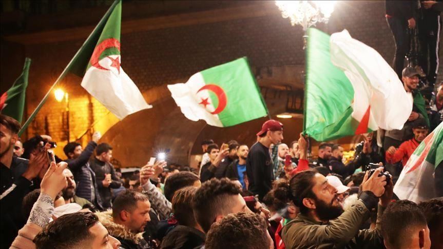 Algerians protest for ninth consecutive Friday