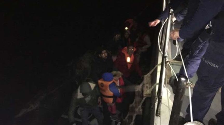 گارد ساحلی ترکیه 23 مهاجر را از خطر غرق شدن نجات داد