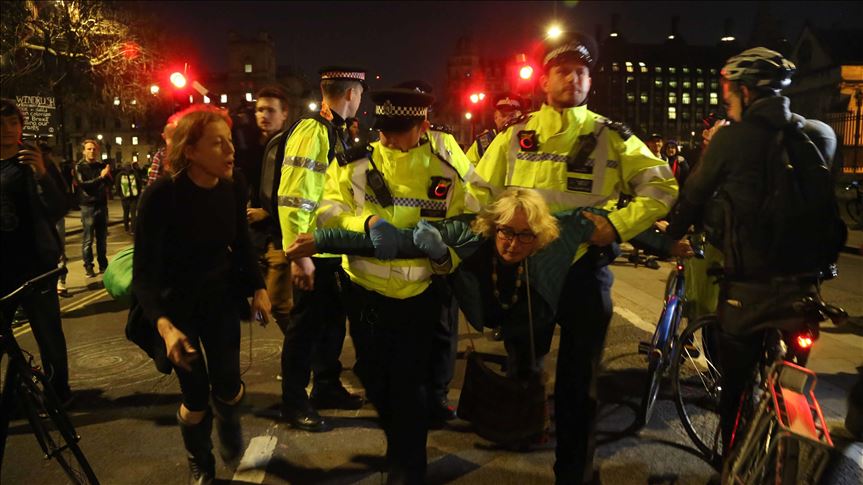 London: Uhapšeno više od 460 osoba tokom protesta aktivista za zaštitu okoliša