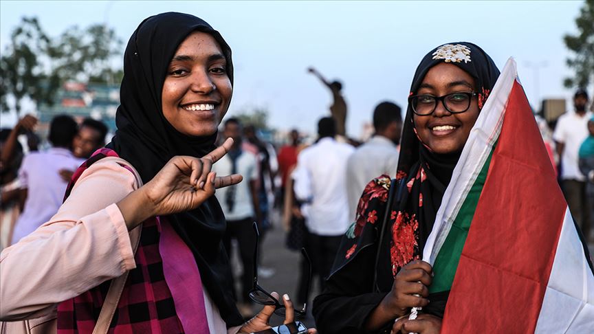 Sudan'da Beşir'i deviren gösterilerde kadınların rolü