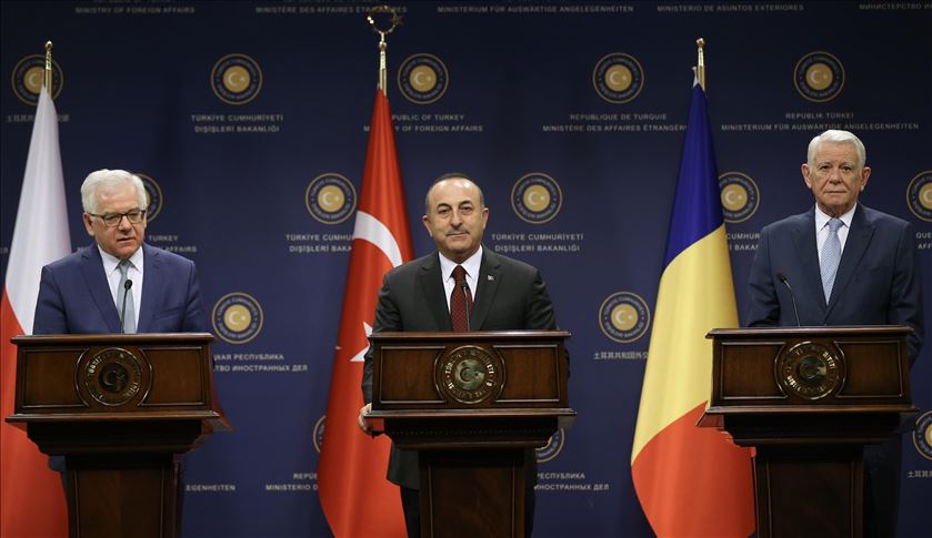 Cavusoglu: Ankara prend en compte les inquiétudes de l'OTAN concernant les S-400