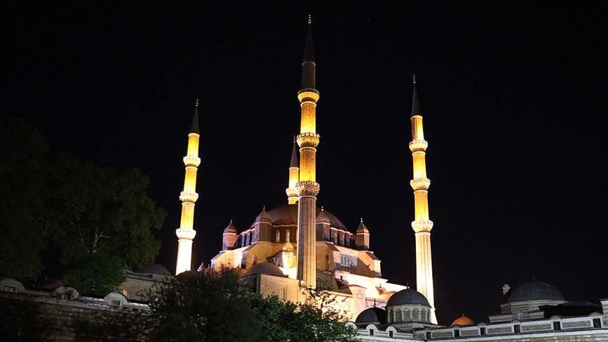 Muslims in Turkey observe holy night of Barat