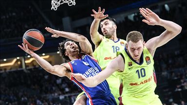 Anadolu Efes saha avantajını kaybetti