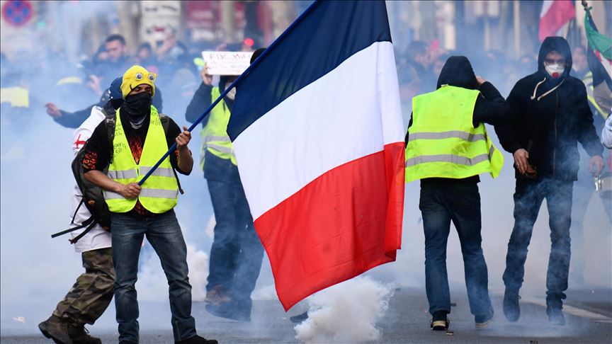 Pariz: Na protestima “žutih prsluka“ privedeno 126 osoba