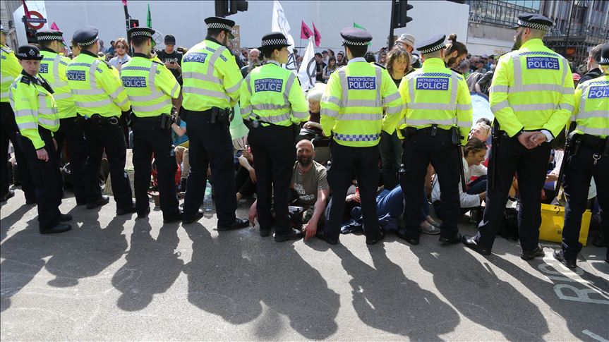 UK police arrest almost 1000 in climate change protests