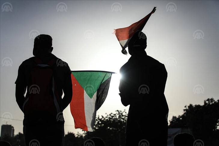 Sudan: Members of ousted president's party arrested