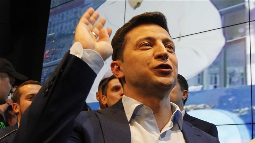 Volodymyr Zelenskiy, pelawak yang ungguli petahana Ukraina
