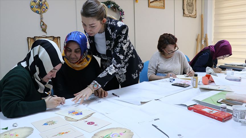 Gençlik merkezi her yaştan insanın uğrak yeri oldu