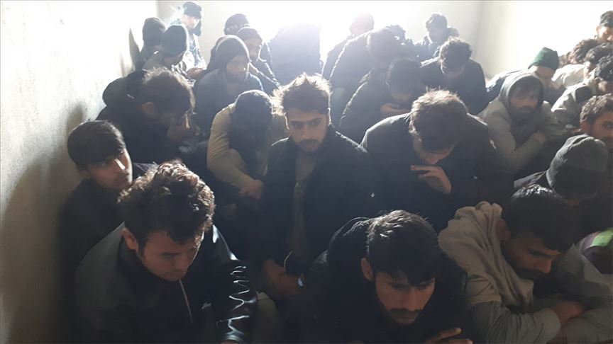 Van'da 261 düzensiz göçmen yakalandı