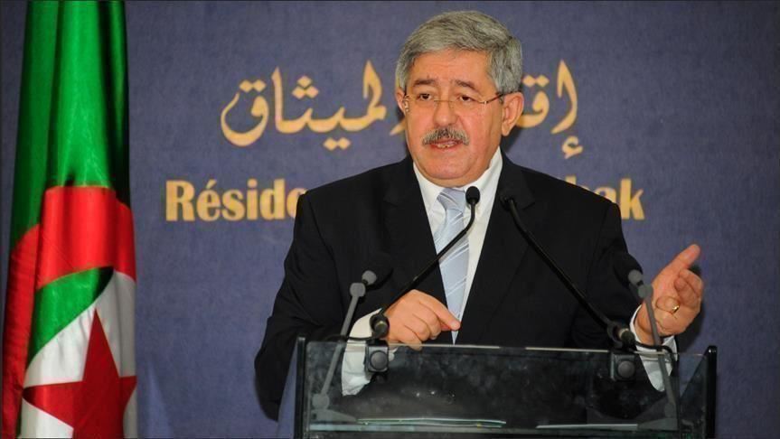 الجزائر.. أويحيى ووزير المالية يتسلمان استدعاء للمثول أمام القضاء