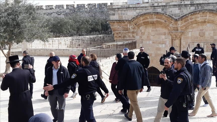 Ratusan pemukim Yahudi serbu Masjid al-Aqsa untuk rayakan Pesakh