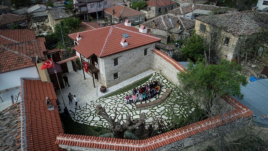 Atatürk Evi'ne ziyaretçi akını