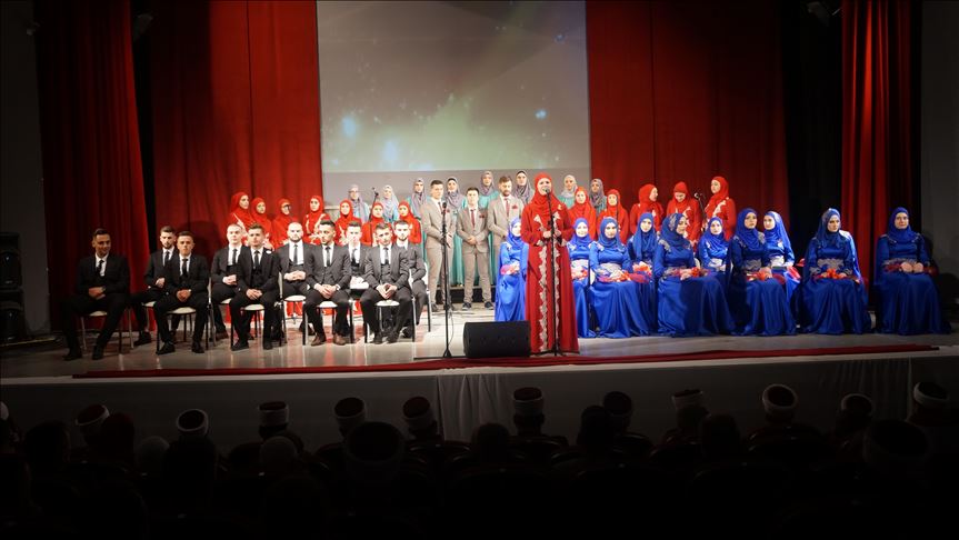 Novi Pazar: Ispraćeni maturanti i maturantice medresa “Sinan-beg” i “Bakije-hanume”