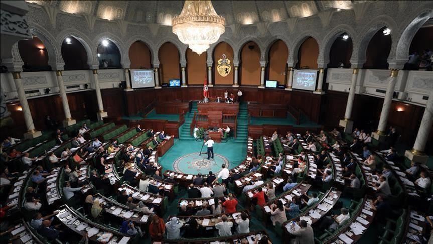 برلمان تونس يصادق على مشروع قانون لتحسين مناخ الاستثمار