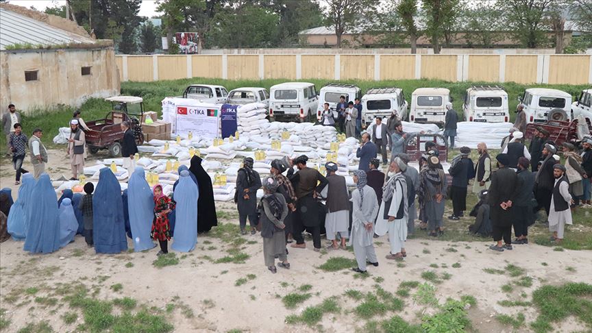 مساعدات تركية لألف أسرة من متضرري السيول في أفغانستان
