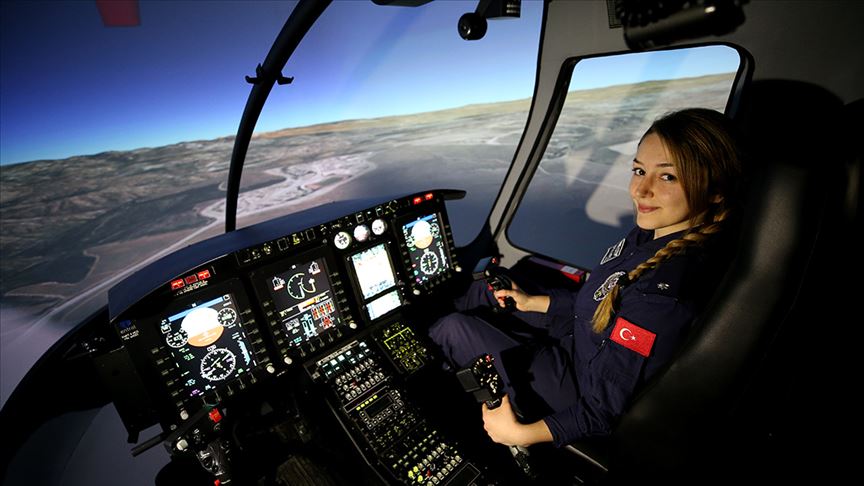 Emniyetin ilk kadın helikopter pilotu olarak tarihe geçti
