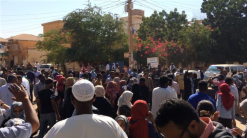 Hundreds of Sudanese protest Egypt's Sisi in Khartoum
